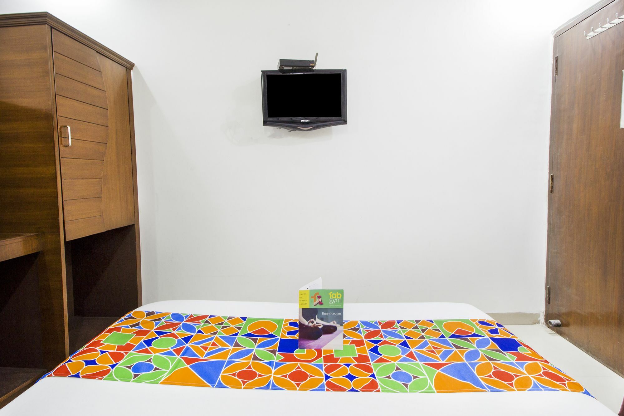 ניו דלהי Hotel R Deluxe "Couple Friendly Vaccinated Staff" מראה חיצוני תמונה